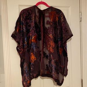 Floral velvet kimono